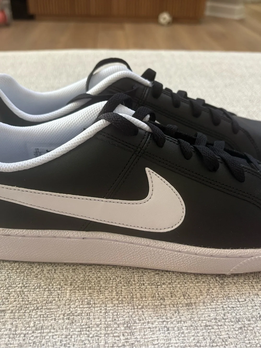 Nike Court Royale